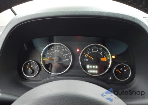 2017 Jeep Compass Latitude 4X4 z USA, uszkodzony, nr VIN 1C4NJDEB2HD191736